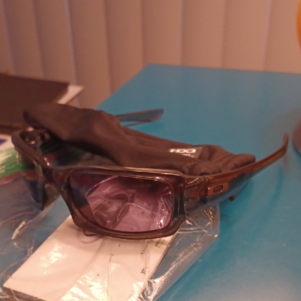 Oakley Brown Sunglasses with Purple Lenses 5 Square NEW USA